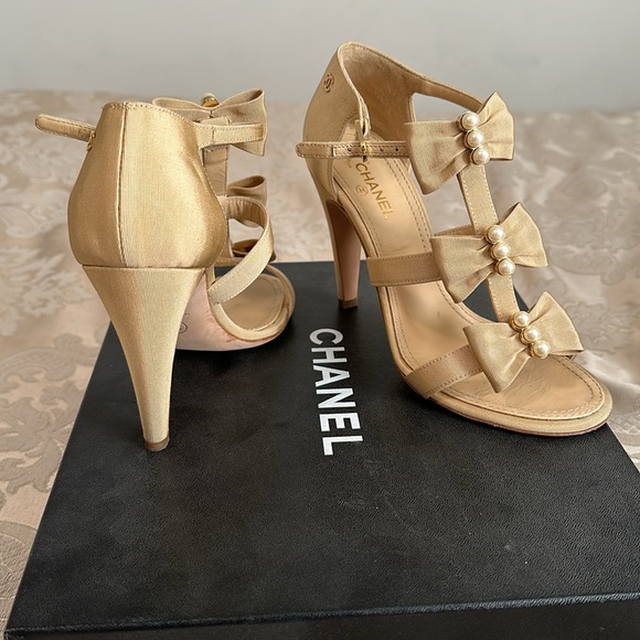 Chanel - Picture 4 of 4